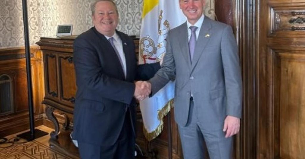 US diplomats meet with a Vatican representative to talk about Cuba