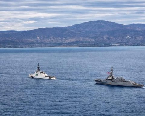 US ships arrive in Haiti on the eve of the end of the CPT mandate