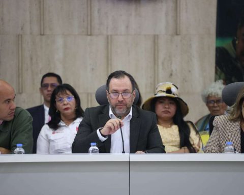 Venezuela promotes peace with sovereignty and social justice