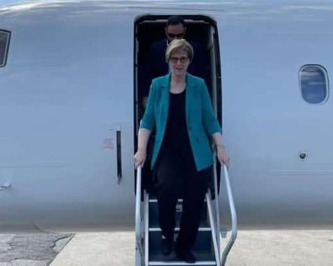 Venezuela receives US diplomat Laura Dogu