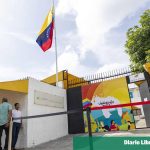 Venezuelans see relief in decision to reconnect flights from the DR