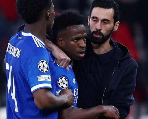 Vini Jr scores a great goal and denounces racism in the Champions League