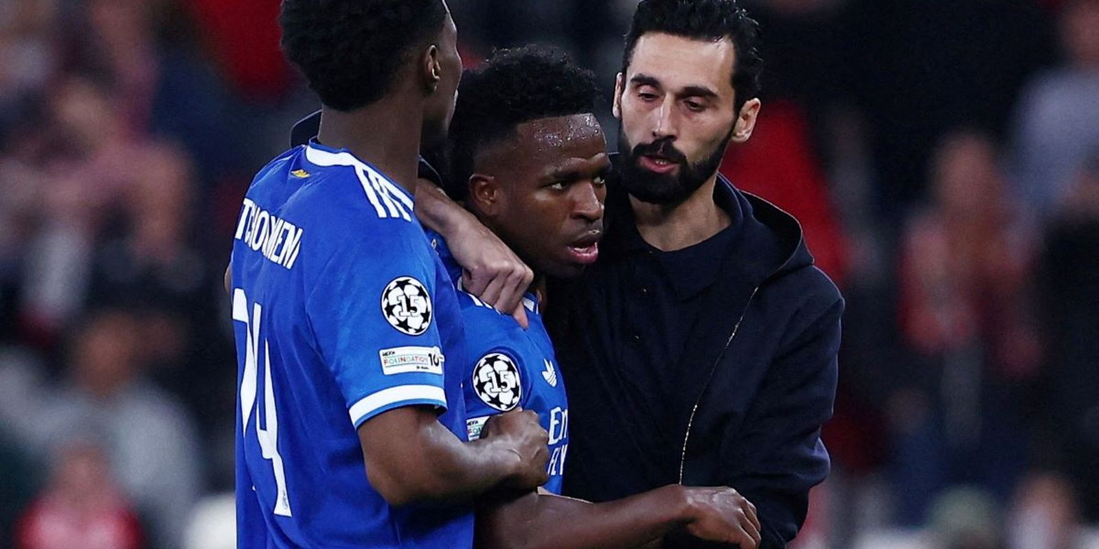 Vini Jr scores a great goal and denounces racism in the Champions League