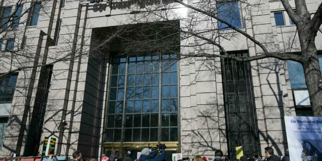 Washington Post editor leaves after layoffs