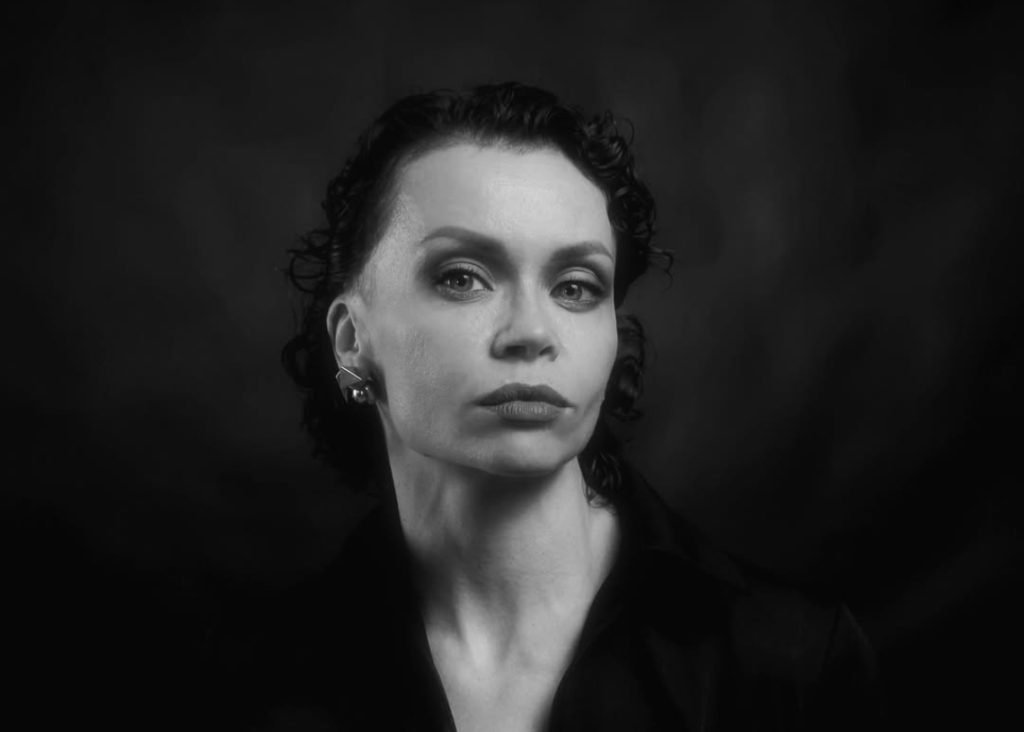 Waves and limits of Olga Labovkina in Havana: “The instability of today's world marks us”