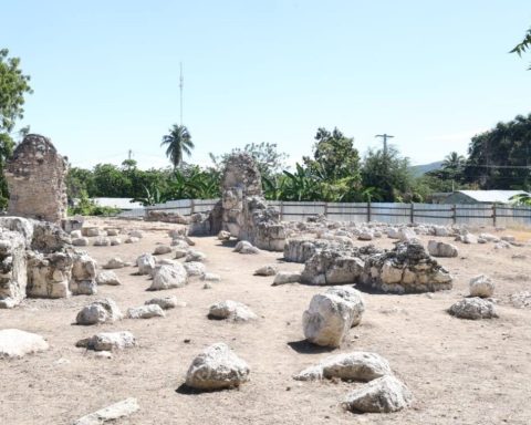 ¿Cómo era Azua en el siglo XVI y cuáles eran sus actividades comerciales?