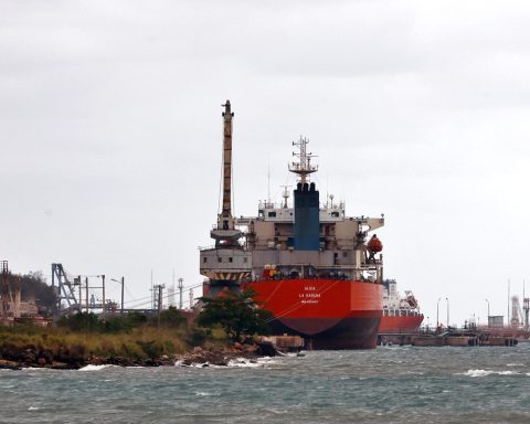 Where does oil come to Cuba from?