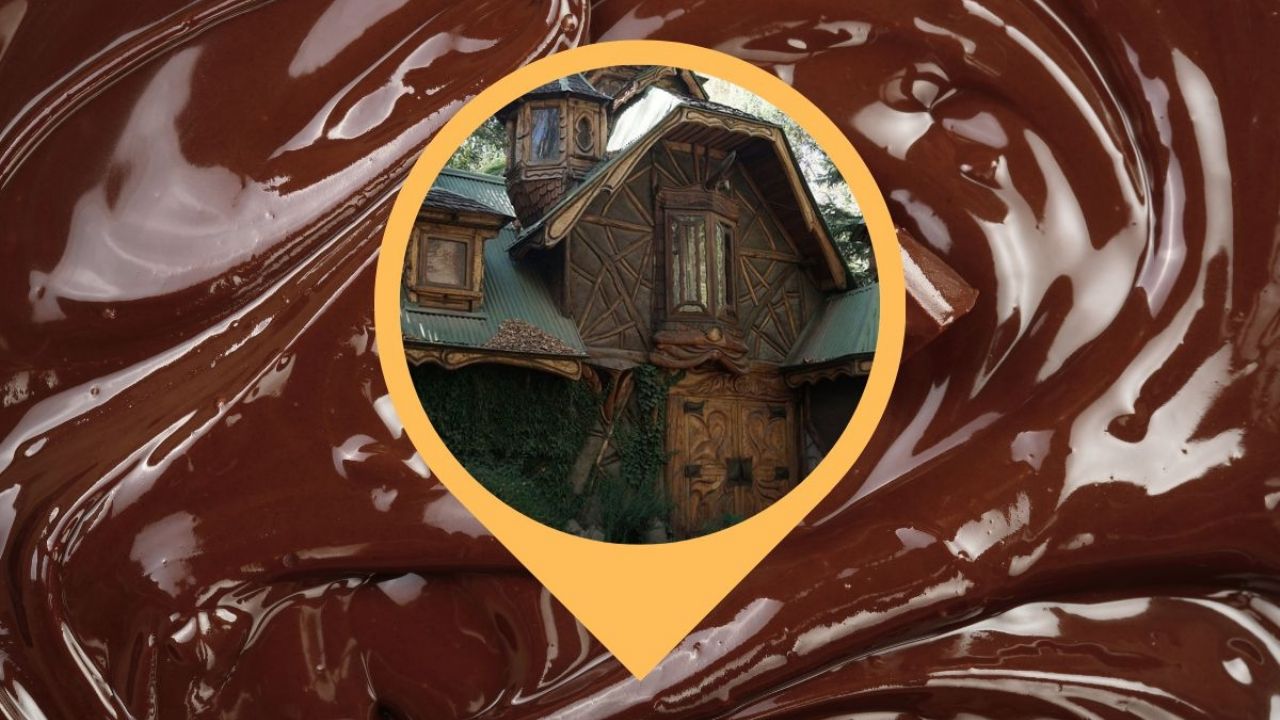 Where is the famous 'Chocolate House' of Chile