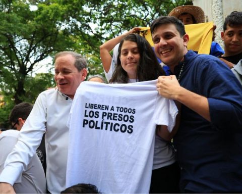 With rallies and a caravan to El Helicoide they celebrate releases and demand freedom