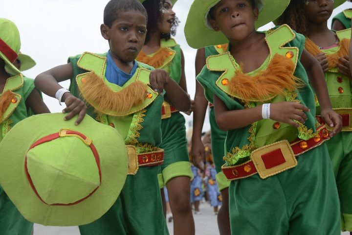 Young samba schools parade this Friday in Marquês de Sapucaí