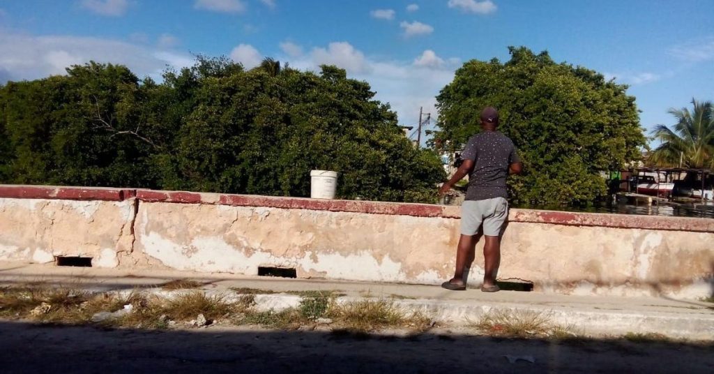 "I can't waste time assembling and disassembling old rifles."complains an MTT reservist