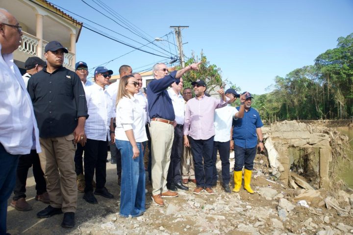 Abinader visits areas impacted by floods in Gaspar Hernández and orders comprehensive intervention and compensation for those affected