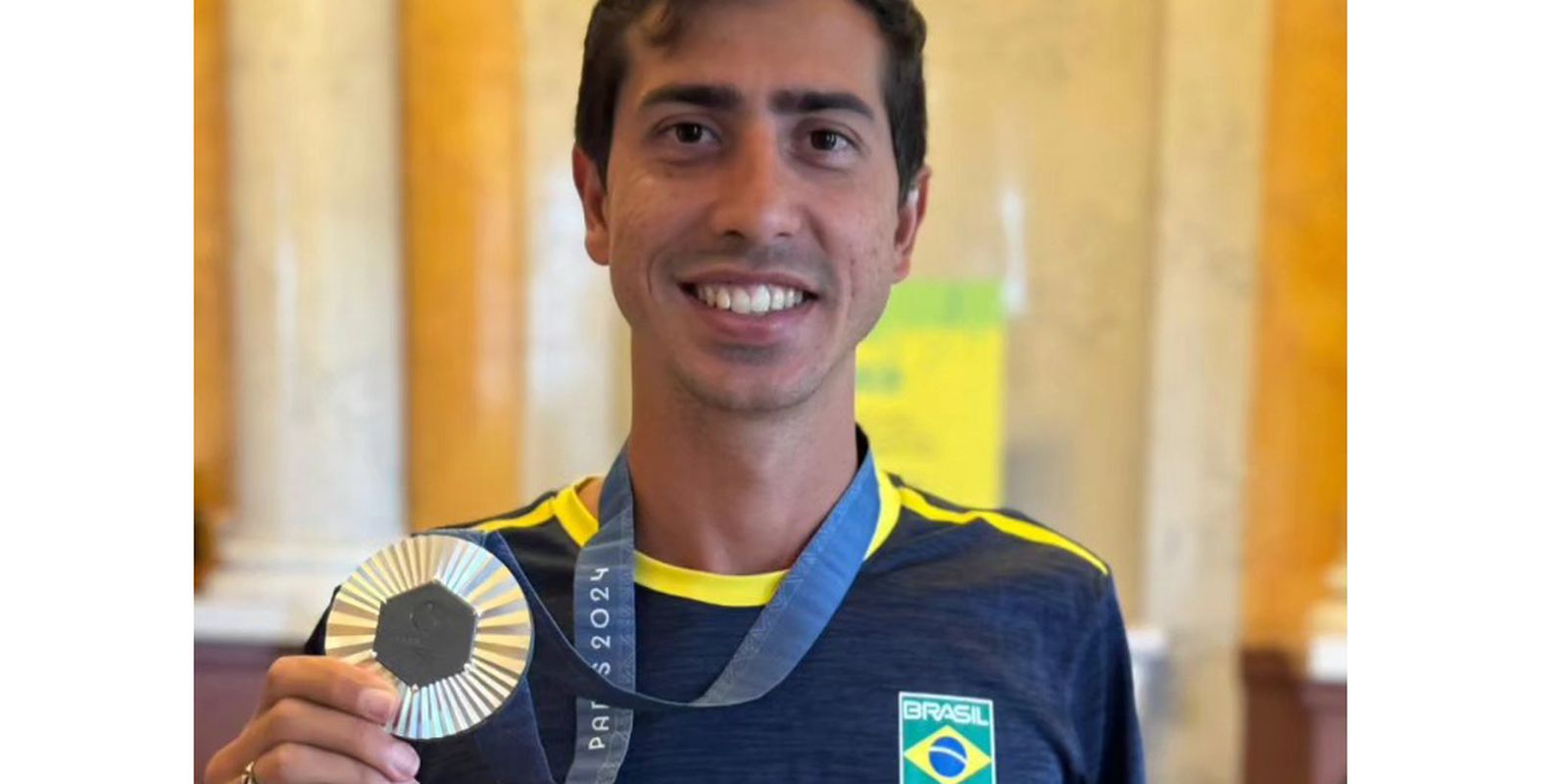 Caio Bonfim wins silver in the world stage of race walking in China