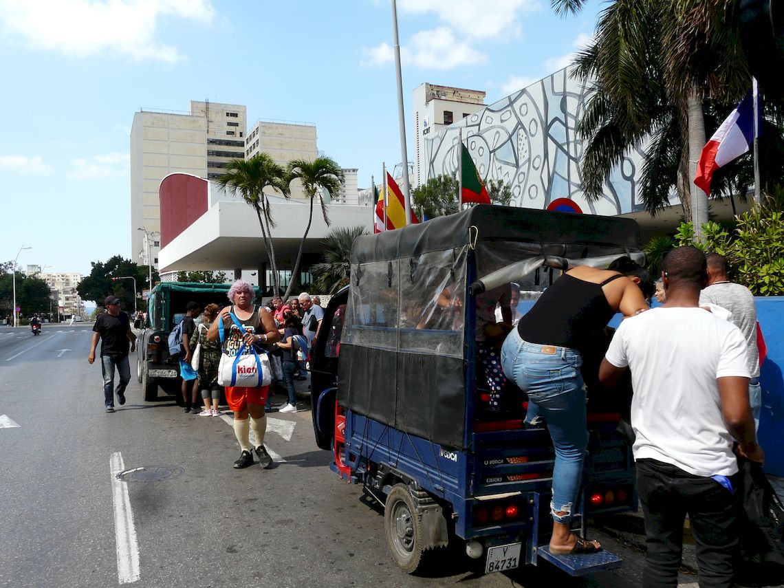 Crisis, uncertainty and rumor of contacts: the US oil siege of Cuba is one month old