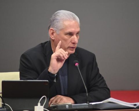 Díaz-Canel calls for “urgent transformations” to the economic and social model