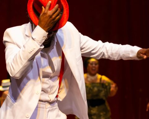 Grupo dos Dez gives a unique performance of Madame Satã in BH