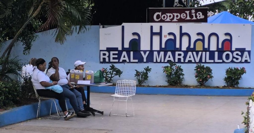 In Coppelia they no longer sell ice cream, only dry wine