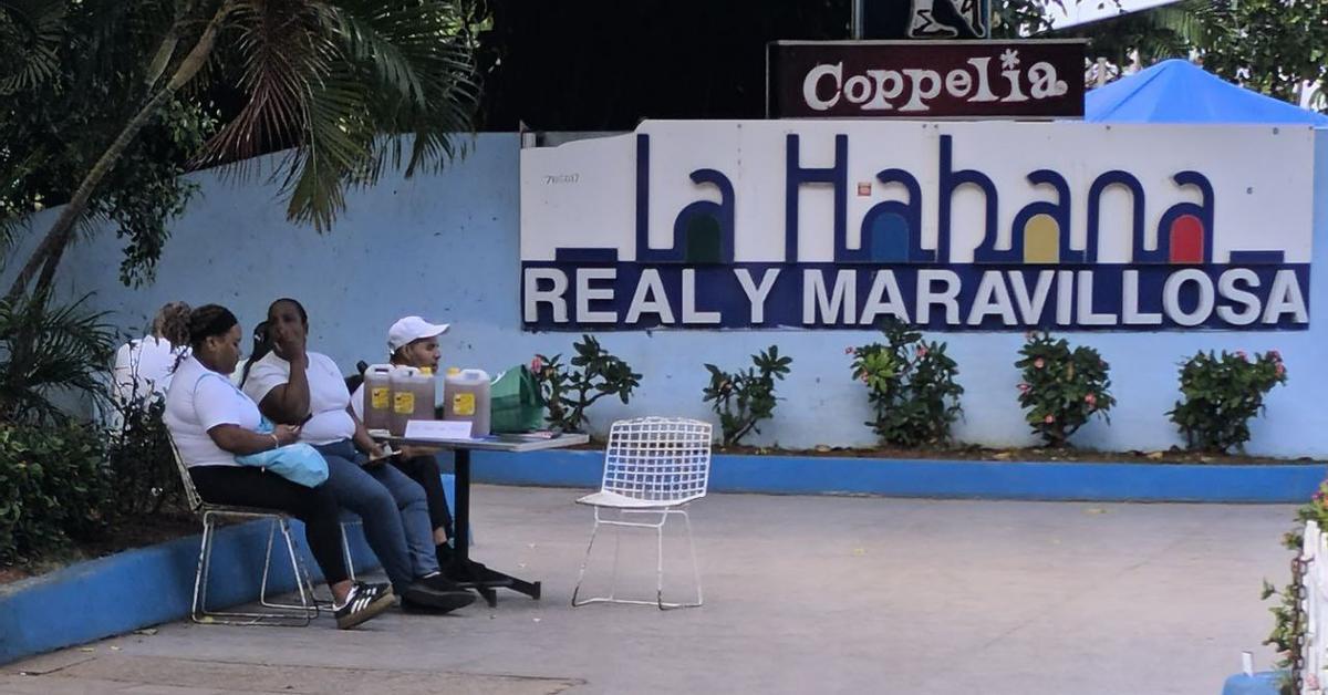 In Coppelia they no longer sell ice cream, only dry wine