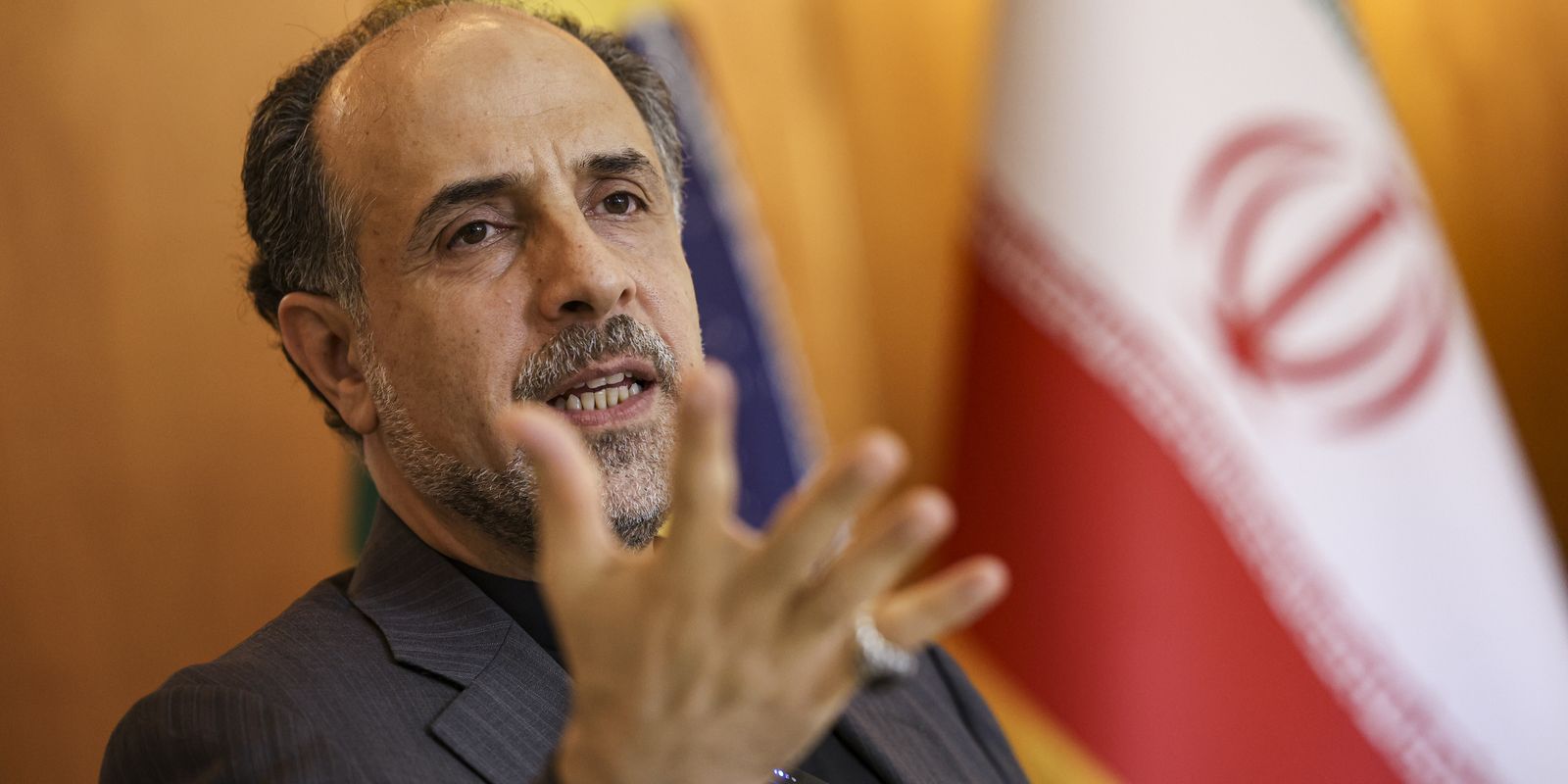 Iran Ambassador: US avoids agreement and Trump thinks he is “king of the world”"