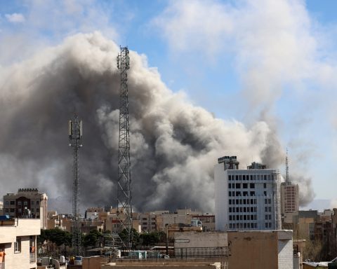 Iran suffers a new wave of bombings from Israel with at least ten explosions in Tehran