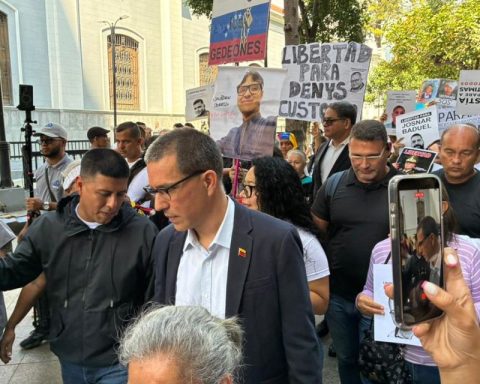 Jorge Arreaza presos políticos AN militares