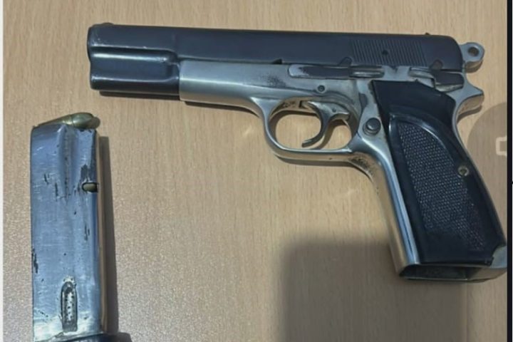 Mayor de la Policía se entrega por muerte de hombre en la avenida 6 de Noviembre