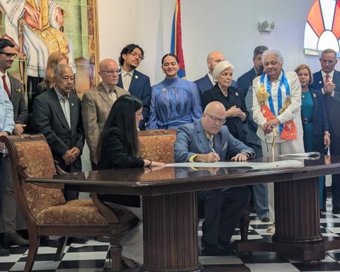 Rosa María Payá: "The Berlin Wall of our times is now tearable"