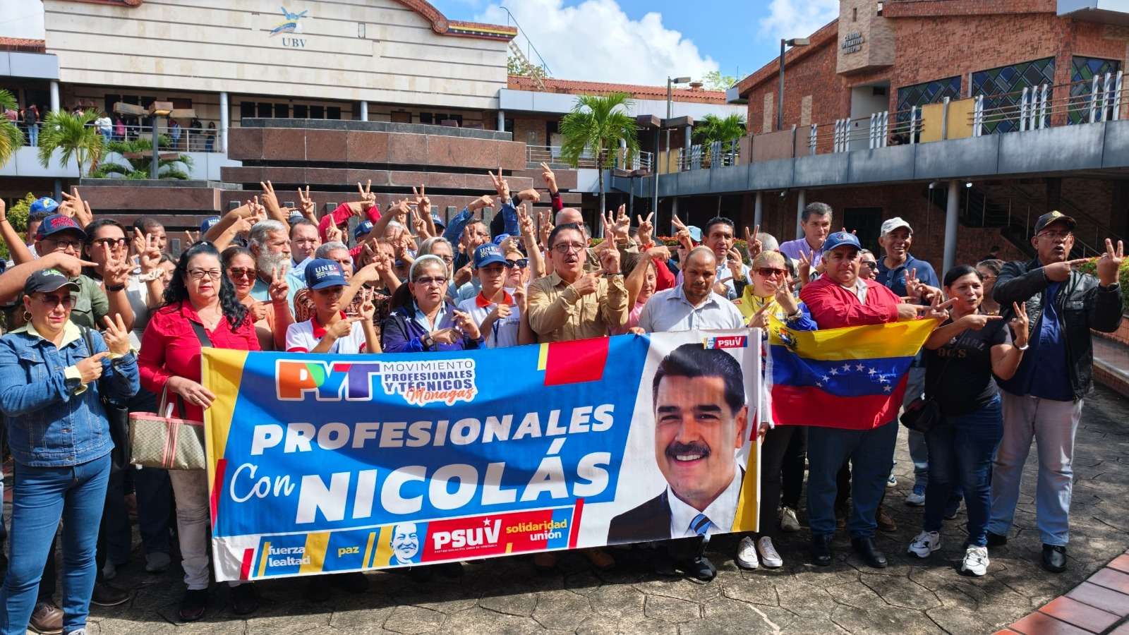 They announce a plan to defend the image of the President