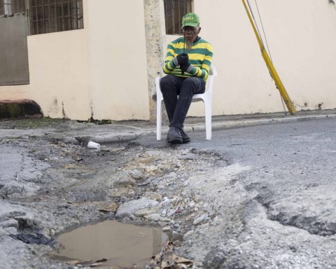 They denounce the poor condition of the speed bump in Residencial Olimpo
