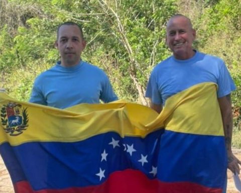 Three people from María Corina Machado's team and businessman Campos were released