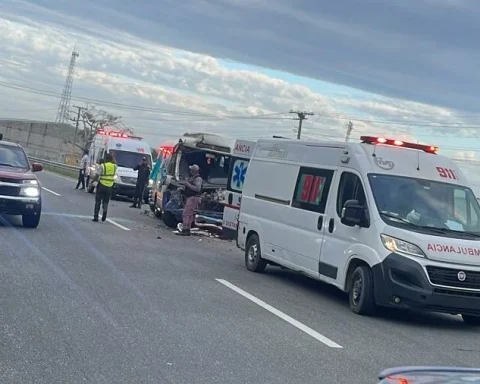 Tragedy on the Eastern Highway: two Canadians die and 17 are injured