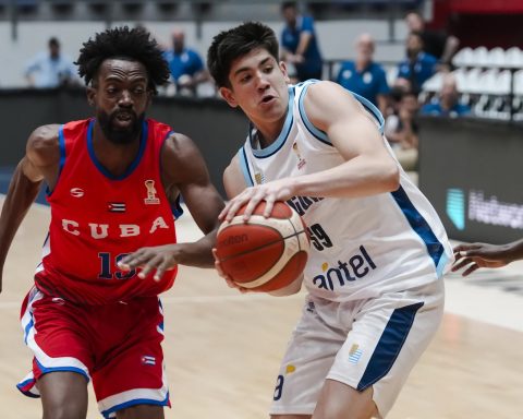 Uruguay overwhelms a decimated Cuba in the basketball World Cup qualifiers