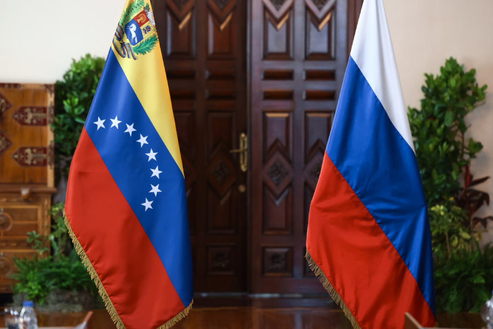Venezuela and Russia review "progress" of bilateral "strategic cooperation"