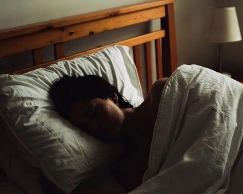 Qué significa quedarse dormido en menos de 10 minutos: esto dice la ciencia